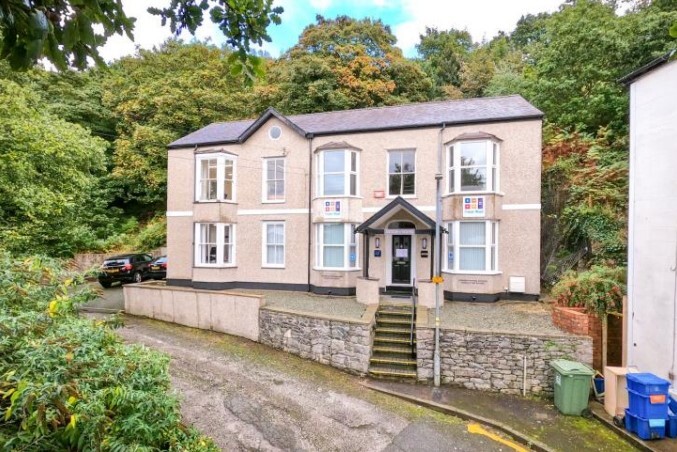 Plas Llwyd Ter, Bangor for sale - Primary Photo - Image 1 of 1