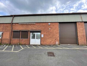 40-42 Winpenny Rd, Newcastle Under Lyme for rent Building Photo- Image 1 of 13