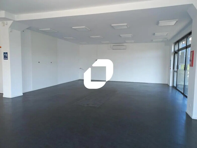 16 Rue Des Champs, Villeneuve-d'Ascq to rent - Interior Photo - Image 3 of 13