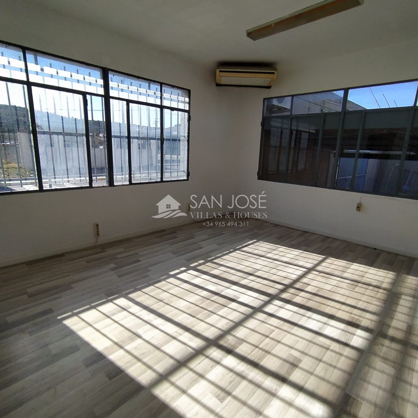Office in Aspe to rent Building Photo- Image 1 of 9