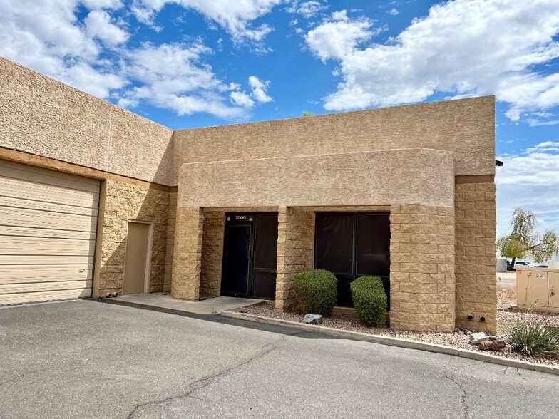 7302 E Helm Dr, Scottsdale, AZ for rent - Building Photo - Image 1 of 12