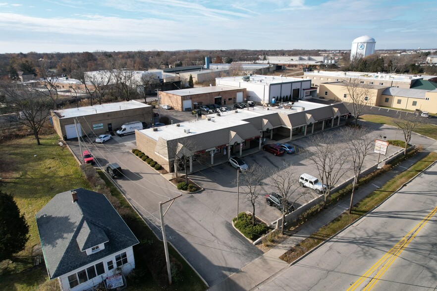 21-37 W Irving Park Rd, Roselle, IL for sale - Building Photo - Image 1 of 1