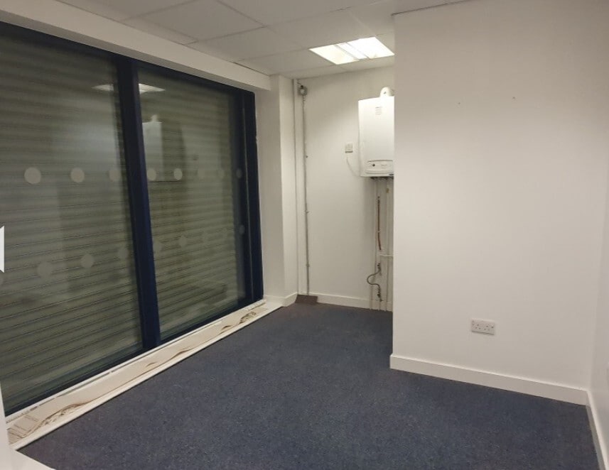 Waun-y-pound Industrial Estate, Ebbw Vale to rent Interior Photo- Image 1 of 2