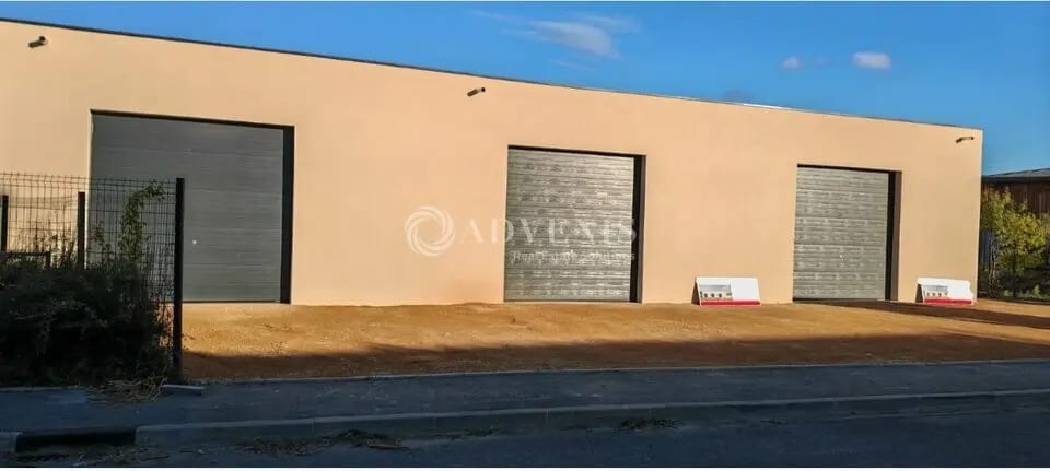 Location Local d'activités 80 m² - Photo 1