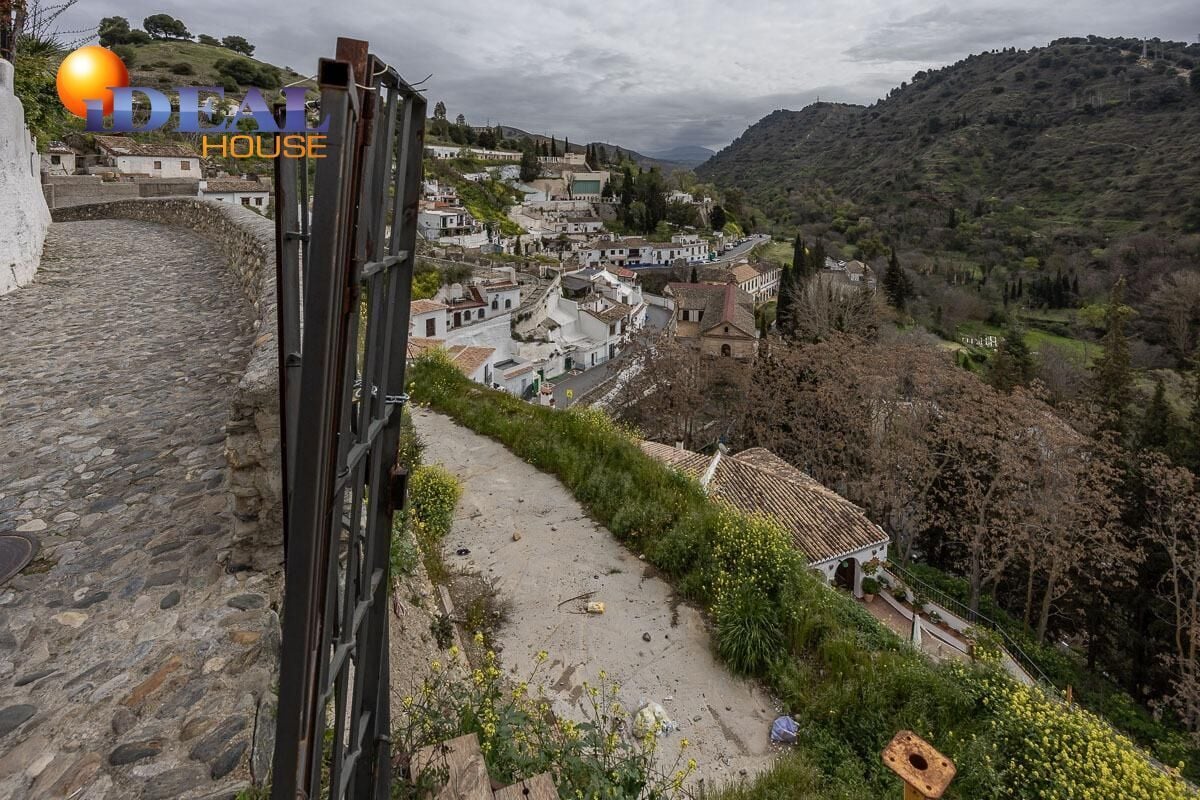 Land in Granada, Granada for sale Aerial- Image 1 of 19