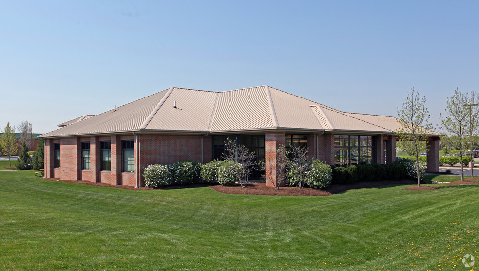 2632 Woodman Center Ct, Dayton, OH for sale - Building Photo - Image 1 of 1