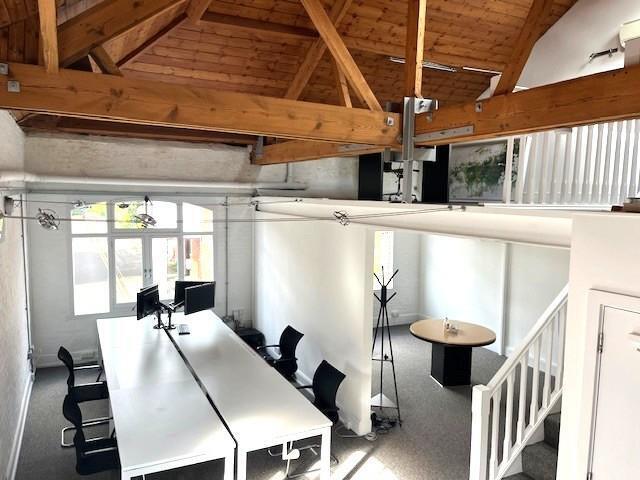 21 Old Brewery Ln, Henley On Thames for sale - Interior Photo - Image 3 of 12