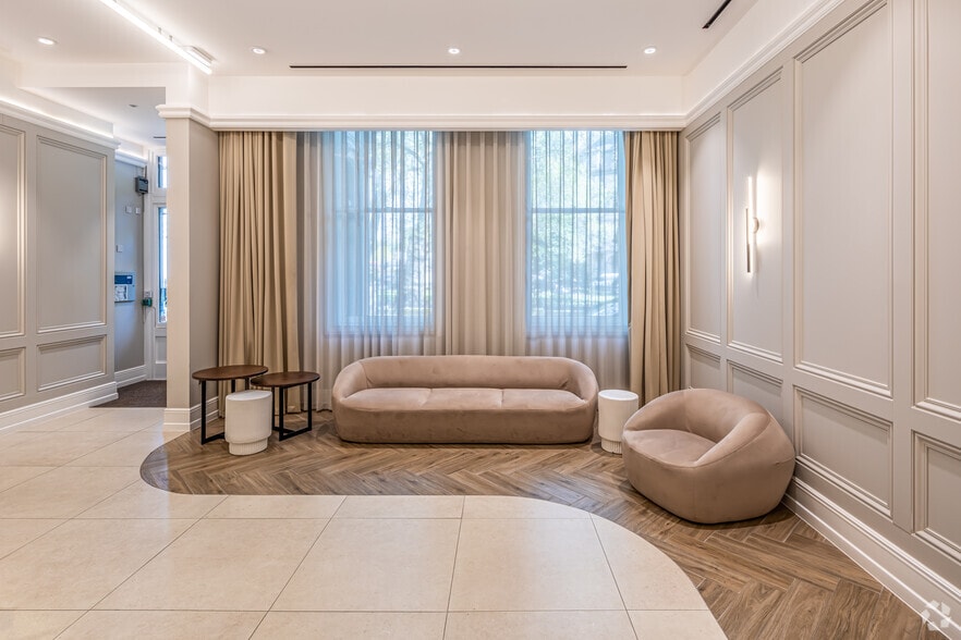 12-18 Grosvenor Gdns, London to rent - Interior Photo - Image 3 of 15