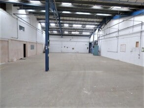 Tanyard Road, Huddersfield to rent Interior Photo- Image 2 of 3