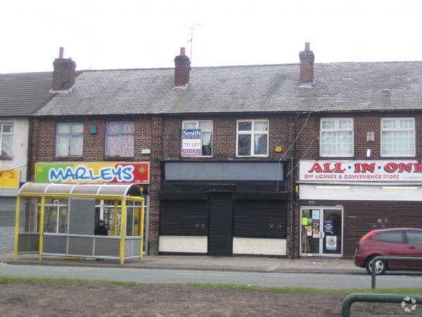 138 Muirhead Ave E, Liverpool to rent - Building Photo - Image 1 of 2