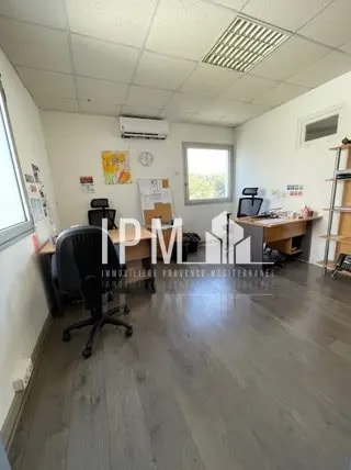 Location Bureaux 95 m² à 213 m² - Photo 1