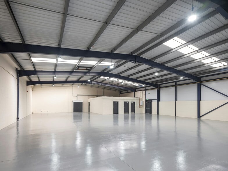 1-3 Langlands Pl, East Kilbride to rent - Building Photo - Image 3 of 33