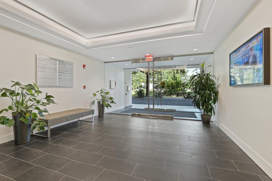 700 N Fairfax St, Alexandria, VA for rent - Lobby - Image 3 of 10