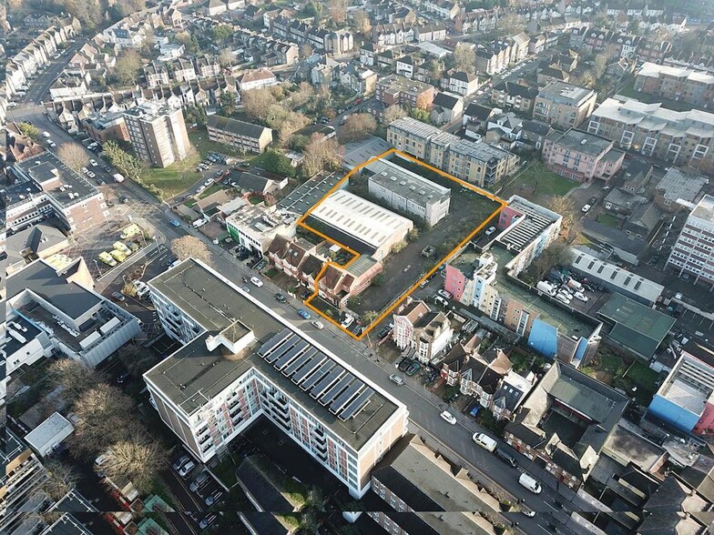 20 - 24 Mayday Rd portfolio of 2 properties for sale on LoopNet.co.uk - Building Photo - Image 1 of 5