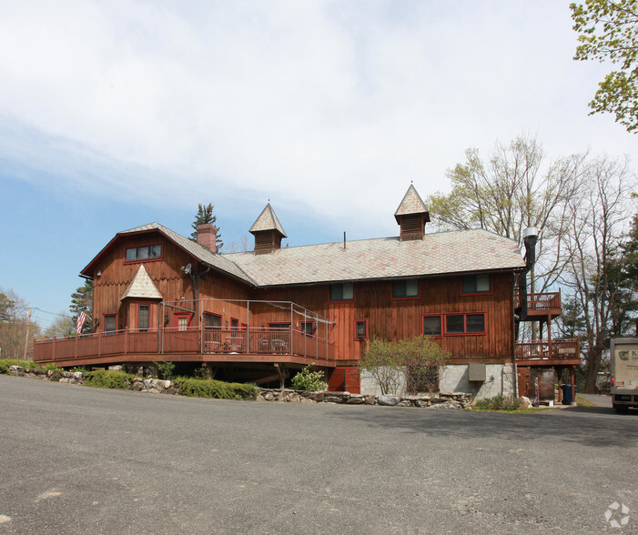 242 Pittsfield Rd, Lenox, MA for sale - Building Photo - Image 2 of 38