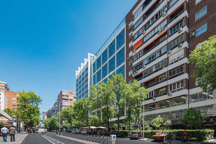 Paseo Castellana, 163, Madrid, Madrid for rent - Building Photo - Image 3 of 8