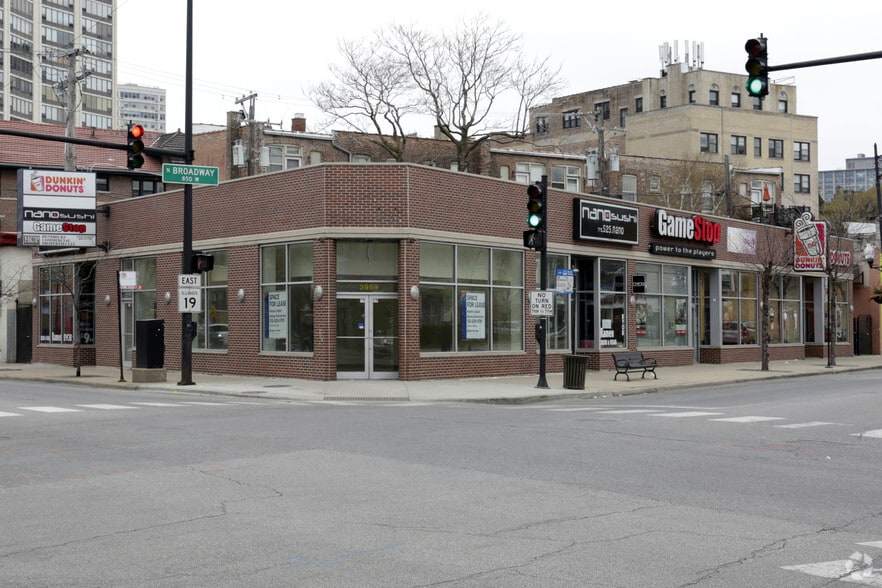 3949-3959 N Broadway St, Chicago, IL for rent - Building Photo - Image 1 of 6