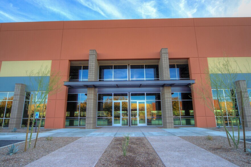 339 E Germann Rd, Gilbert, AZ to rent - Building Photo - Image 3 of 10