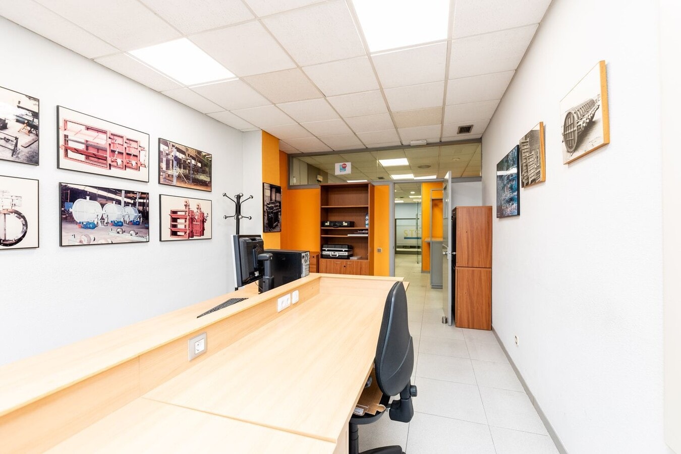 Madrid, MAD 28037 - Unit AB - - Interior Photo - Image 2 of 10