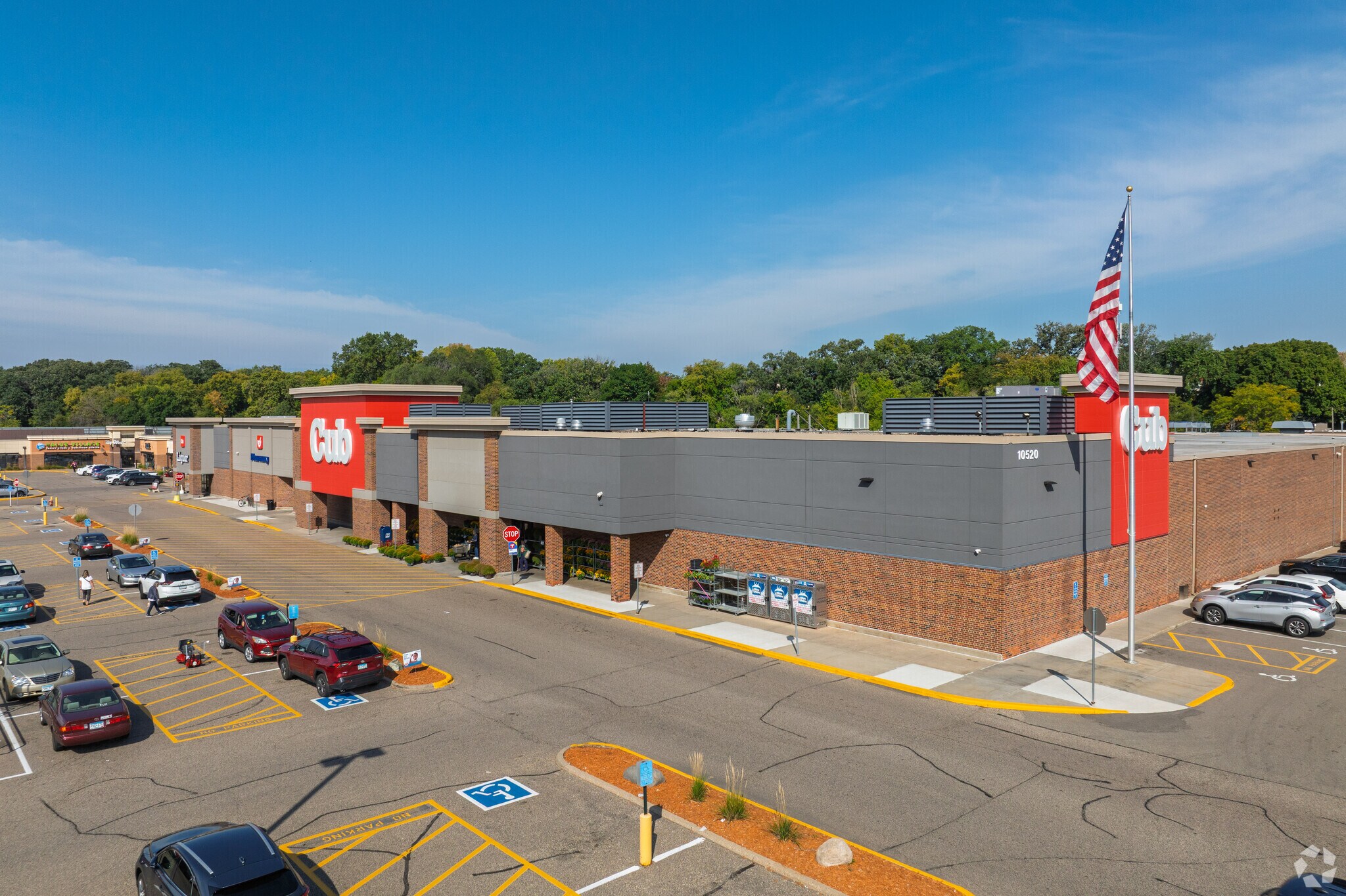 10520-10608 France Ave S, Bloomington, MN for sale Primary Photo- Image 1 of 1