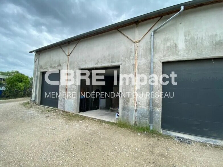 Light Industrial in Quetigny to rent - Building Photo - Image 2 of 9