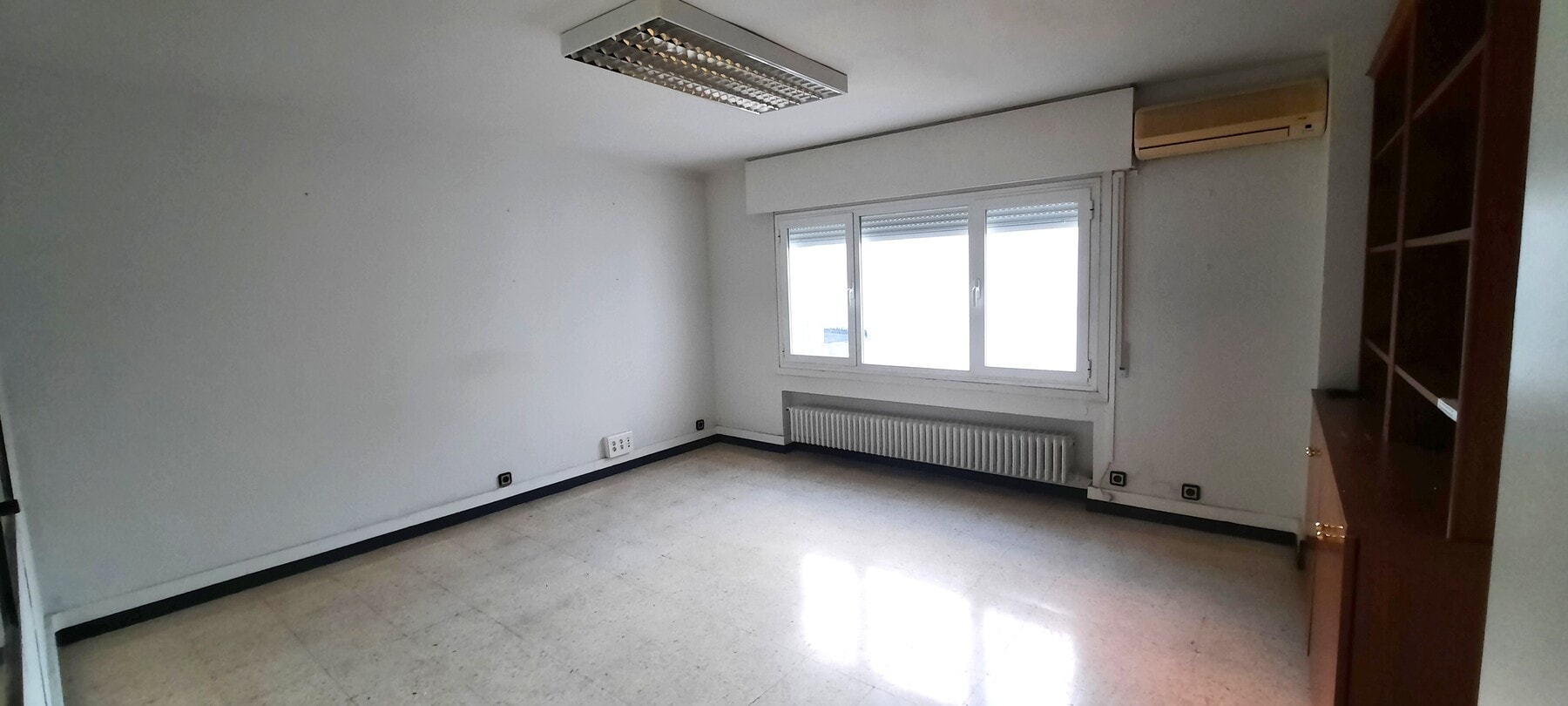 Madrid, MAD 28020 -  -  - Interior Photo - Image 1 of 7