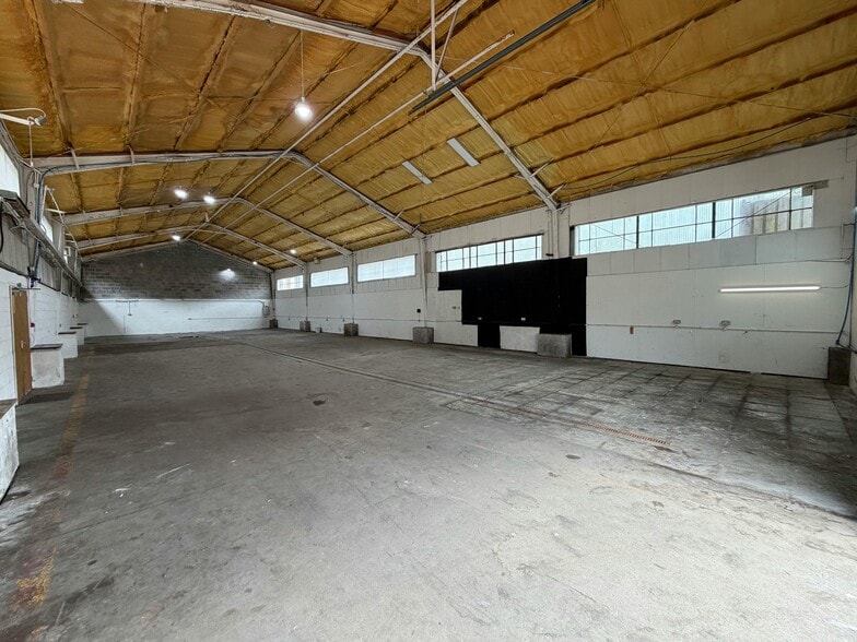 Ministry Rd, Thatcham to rent - Building Photo - Image 2 of 4