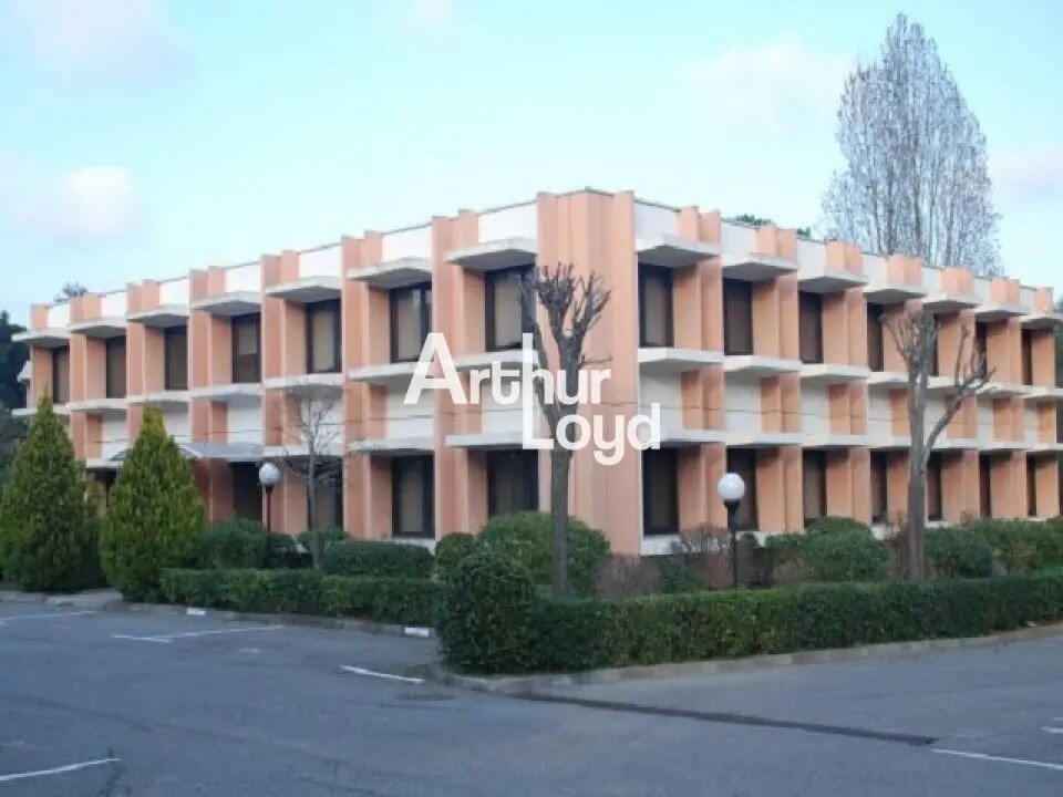 Office in Valbonne to rent Building Photo- Image 1 of 23