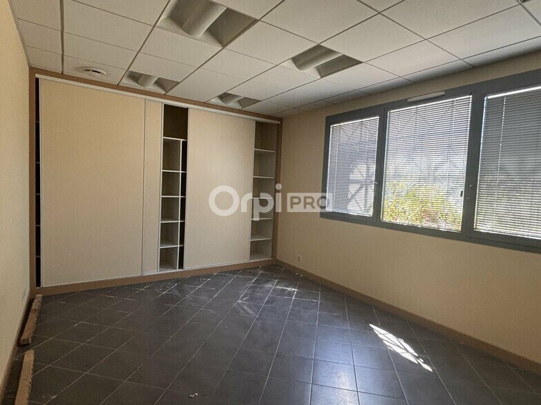 Office in Avignon for sale - Interior Photo - Image 3 of 4
