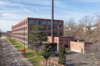 401 Hall St SW, Grand Rapids, MI for rent Building Photo- Image 1 of 11