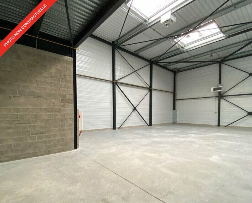 Light Industrial in Persan for sale Building Photo- Image 1 of 6