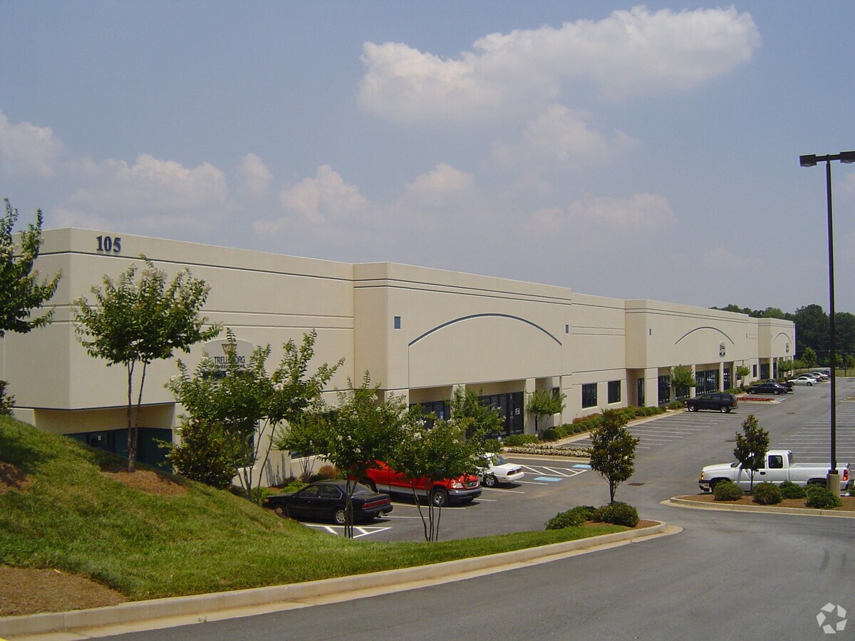 105 Forest Pky, Forest Park 30297 UK