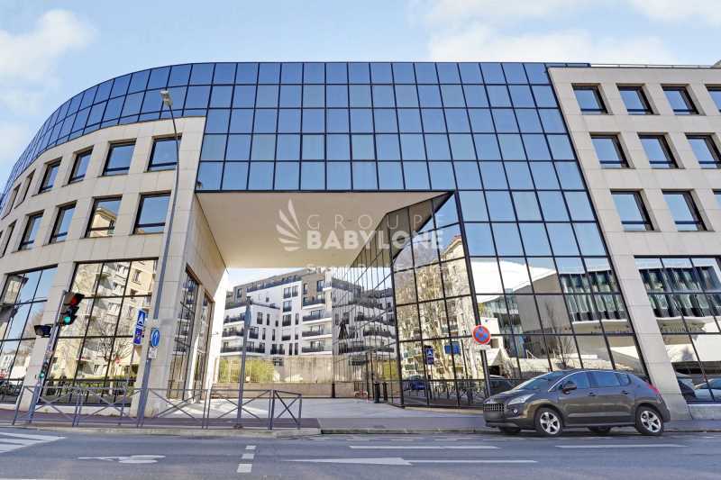 Office in Issy-les-Moulineaux to rent - Building Photo - Image 1 of 13