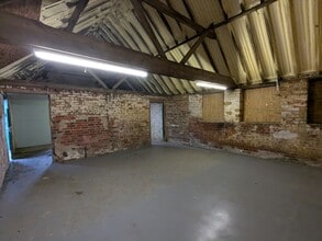 By Pass, Guildford to rent Interior Photo- Image 1 of 3