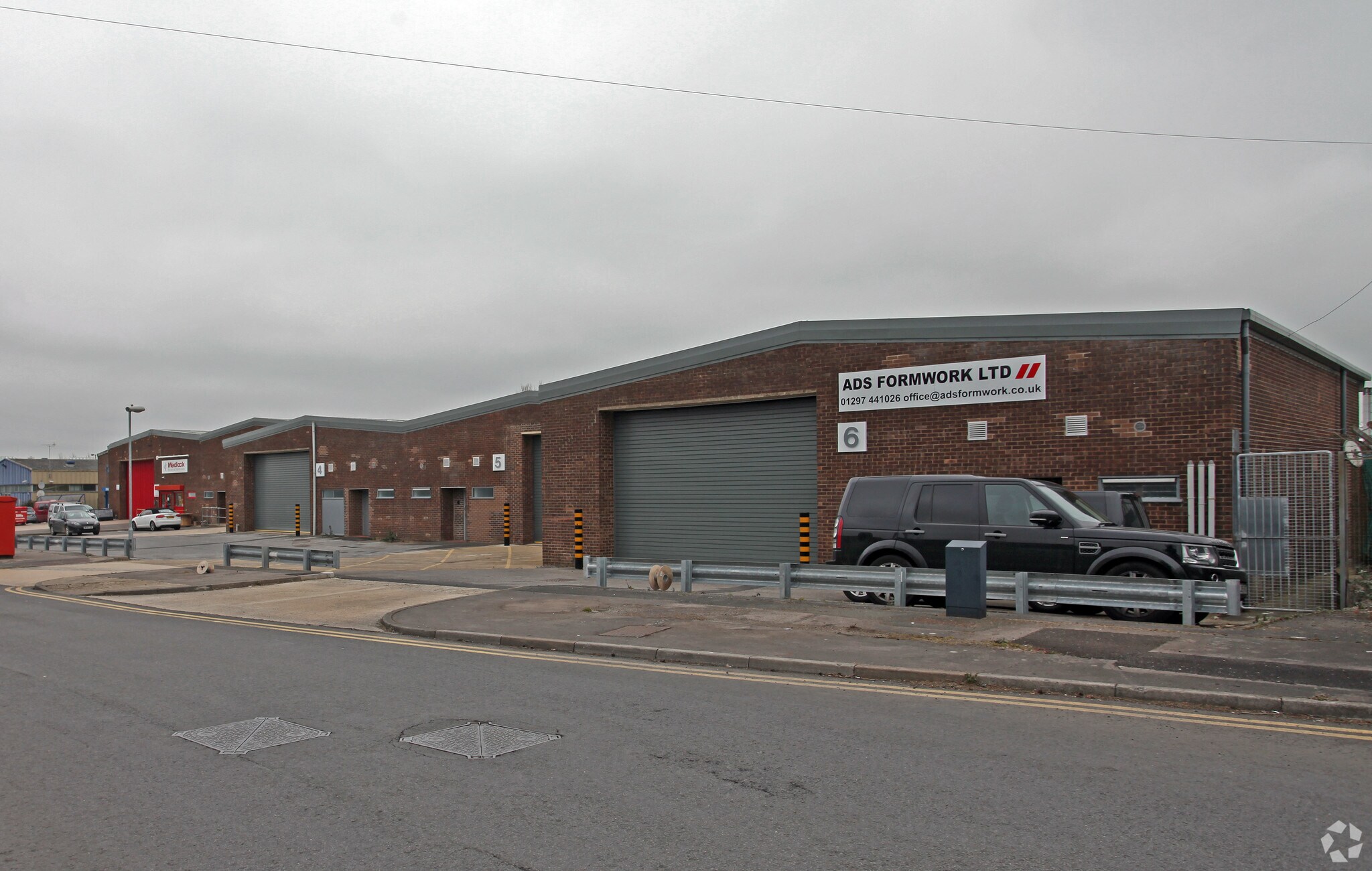 Newcombe Dr, Swindon for sale Primary Photo- Image 1 of 1