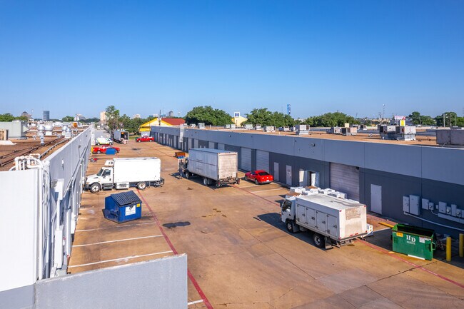 More details for 2154 W Northwest Hwy, Dallas, TX - Light Industrial, Industrial to Rent