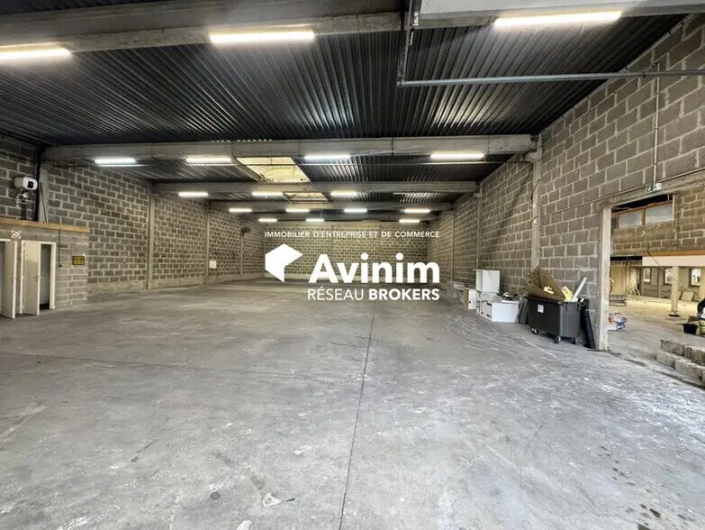 Industrial in Noisy-le-Grand to rent - Interior Photo - Image 2 of 2