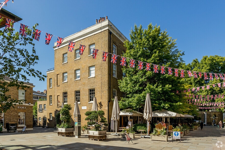 86 Duke Of York Sq, London to rent - Building Photo - Image 2 of 4