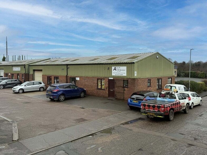 15 Riverside Vw, Wickham Market for sale - Building Photo - Image 1 of 18