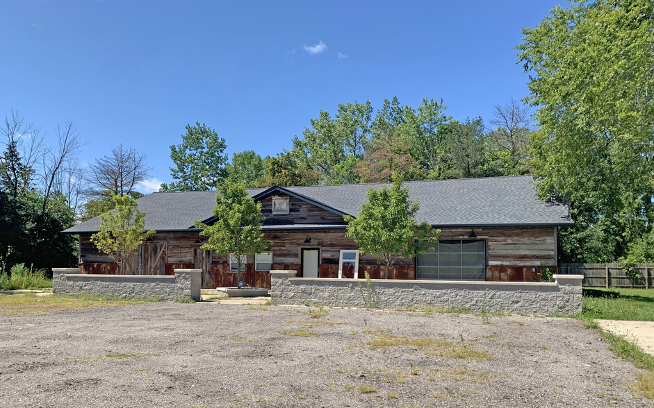 6934 US Highway 12, Three Oaks, MI for sale - Primary Photo - Image 1 of 9