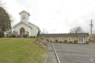 5902 Kingston Pike, Knoxville, TN for sale Primary Photo- Image 1 of 1