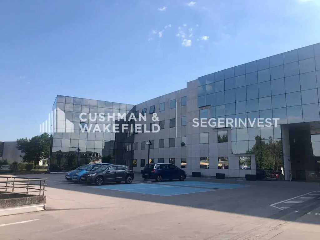 Location Bureaux 318 m² - Photo 1