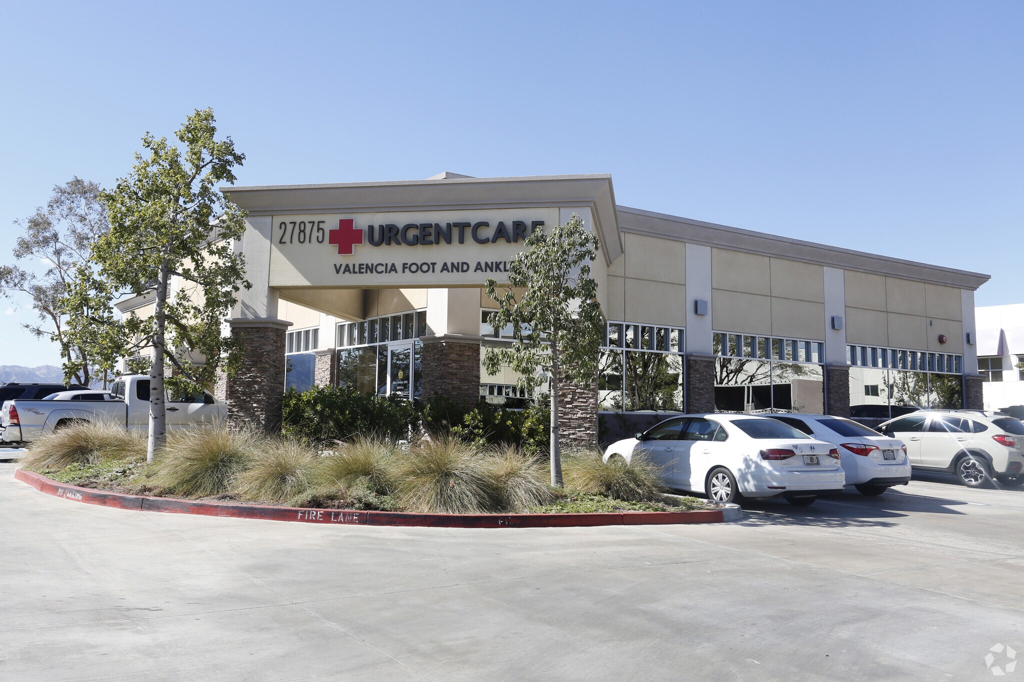 27875 Smyth Dr, Santa Clarita, CA to rent Primary Photo- Image 1 of 12