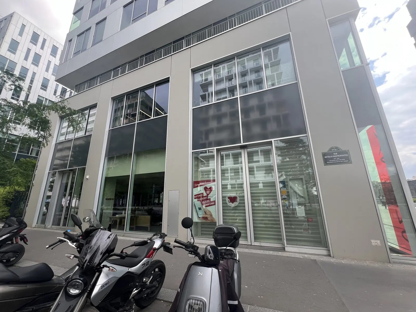 Retail in Paris to rent Building Photo- Image 1 of 4