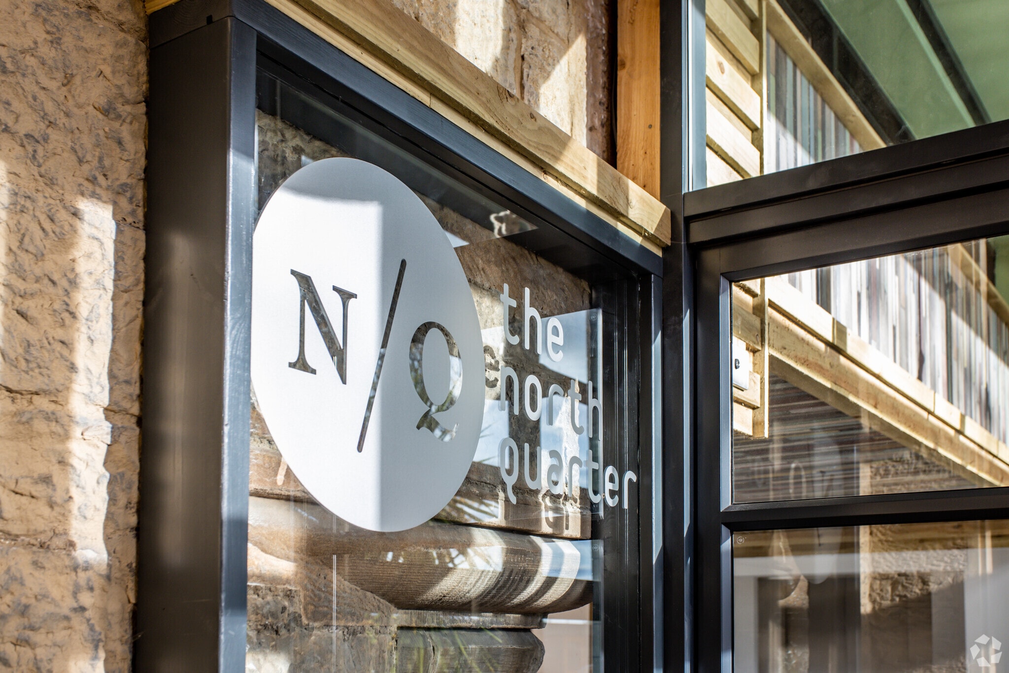 496 Ferry Rd, Edinburgh to rent Primary Photo- Image 1 of 24