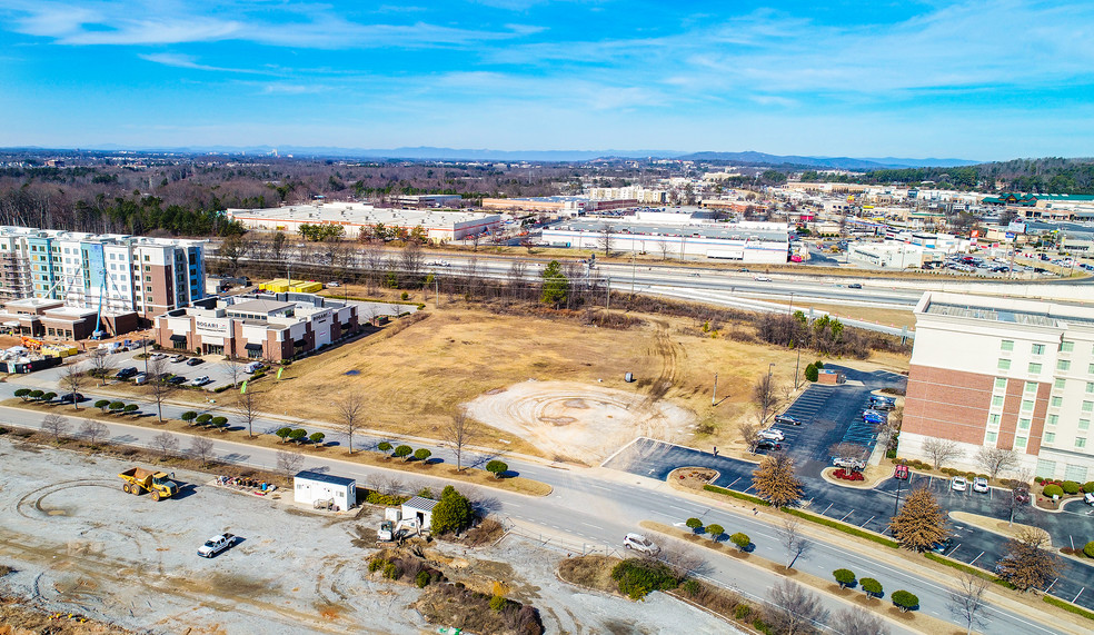 116 Carolina Point Pkwy, Greenville, SC for sale - Building Photo - Image 1 of 1