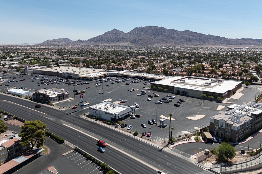 Nellis Crossing Shopping Center portfolio of 3 properties for sale on LoopNet.co.uk - Building Photo - Image 1 of 8