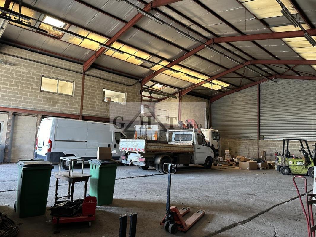 Industrial in Courtry to rent Interior Photo- Image 1 of 4