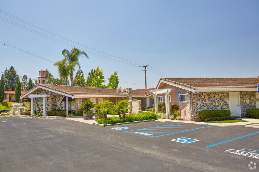 1480 S Harbor Blvd, La Habra, CA for rent - Primary Photo - Image 1 of 9