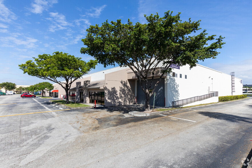 1751-1789 NW 79th Ave, Doral, FL for rent - Building Photo - Image 2 of 4